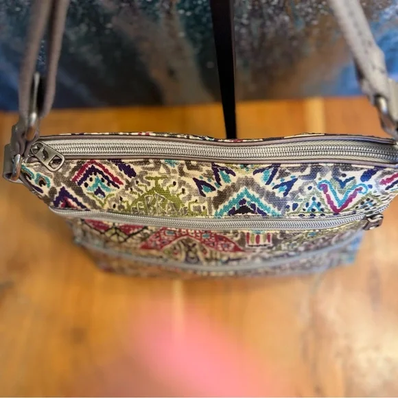 Sakroots Artist Circle Boho Chic Flat Crossbody: Like New - Picture 5 of 14